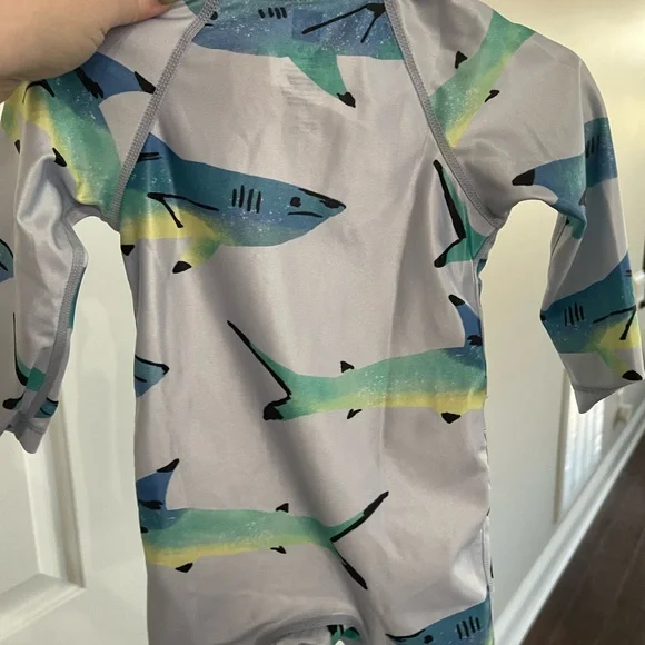 $40 Tea Collection Rashguard 6-9 - Picture 3 of 6